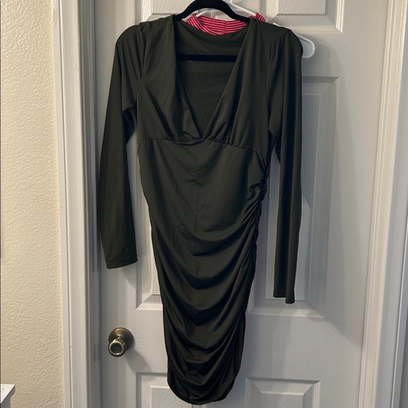 (3) Woman’s Size Large - Picture 4 of 5